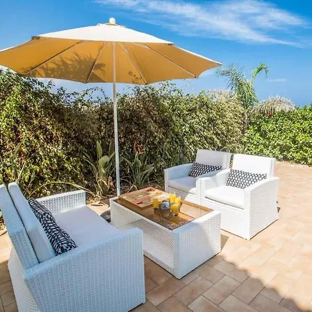 ヴィラ Sleeps 6 With Pool Air Con And Wifi パラリムニ