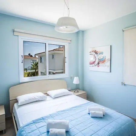 Sleeps 6 With Pool Air Con And Wifi *